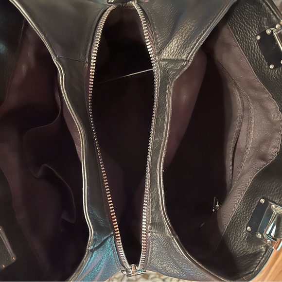 Black leather handbag by Vince Camuto - Picture 4 of 7